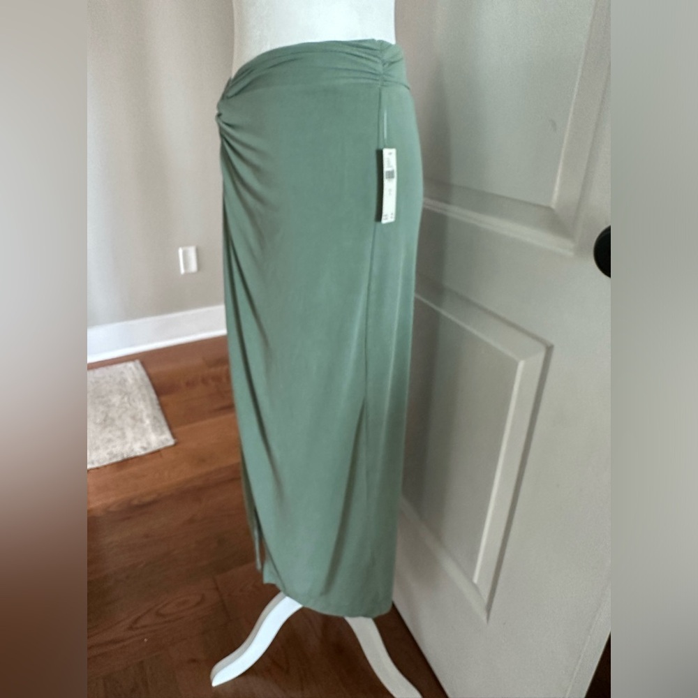 Super cute midi skirt - Picture 3 of 11